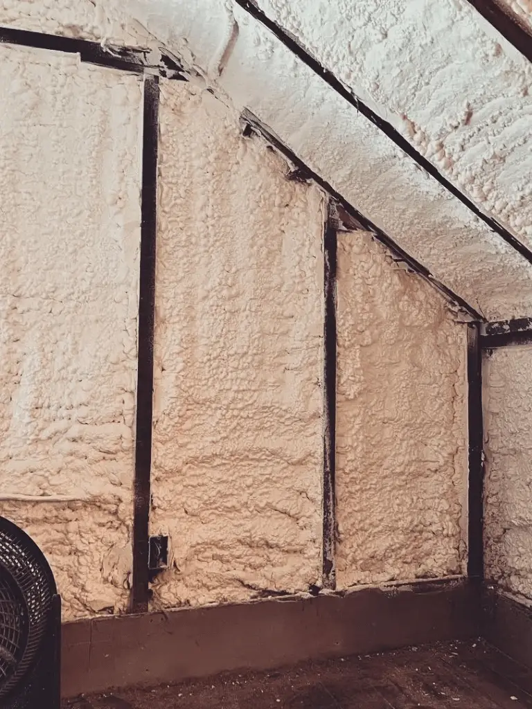 closed cell spray foam insulation Kalamazoo insulation contractor